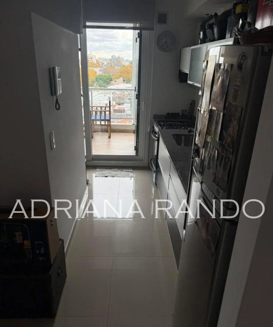 EXCELENTE SEMIPISO DE 2 AMBIENTES AL FRENTE 2