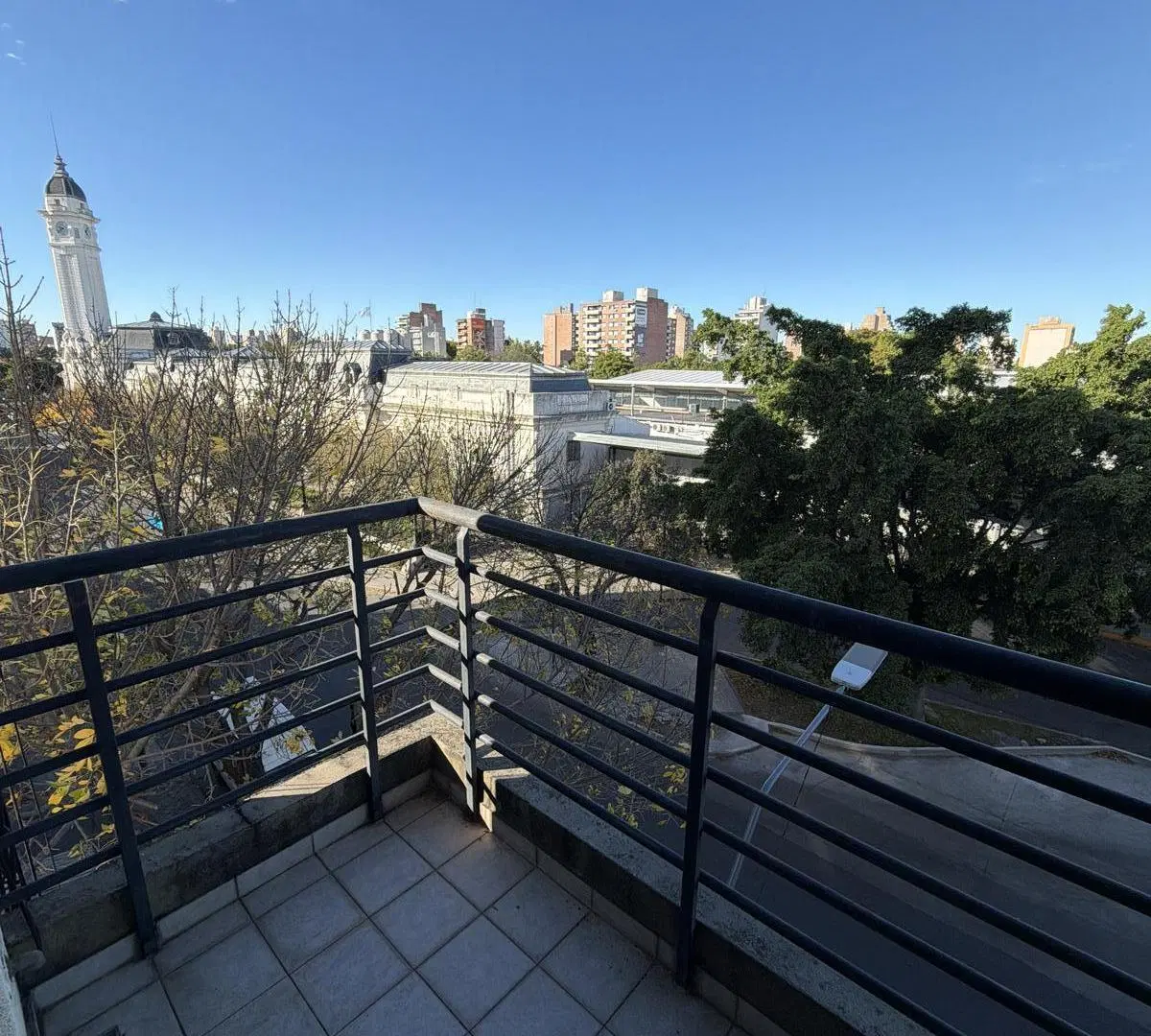Departamento en Luis Agote 5
