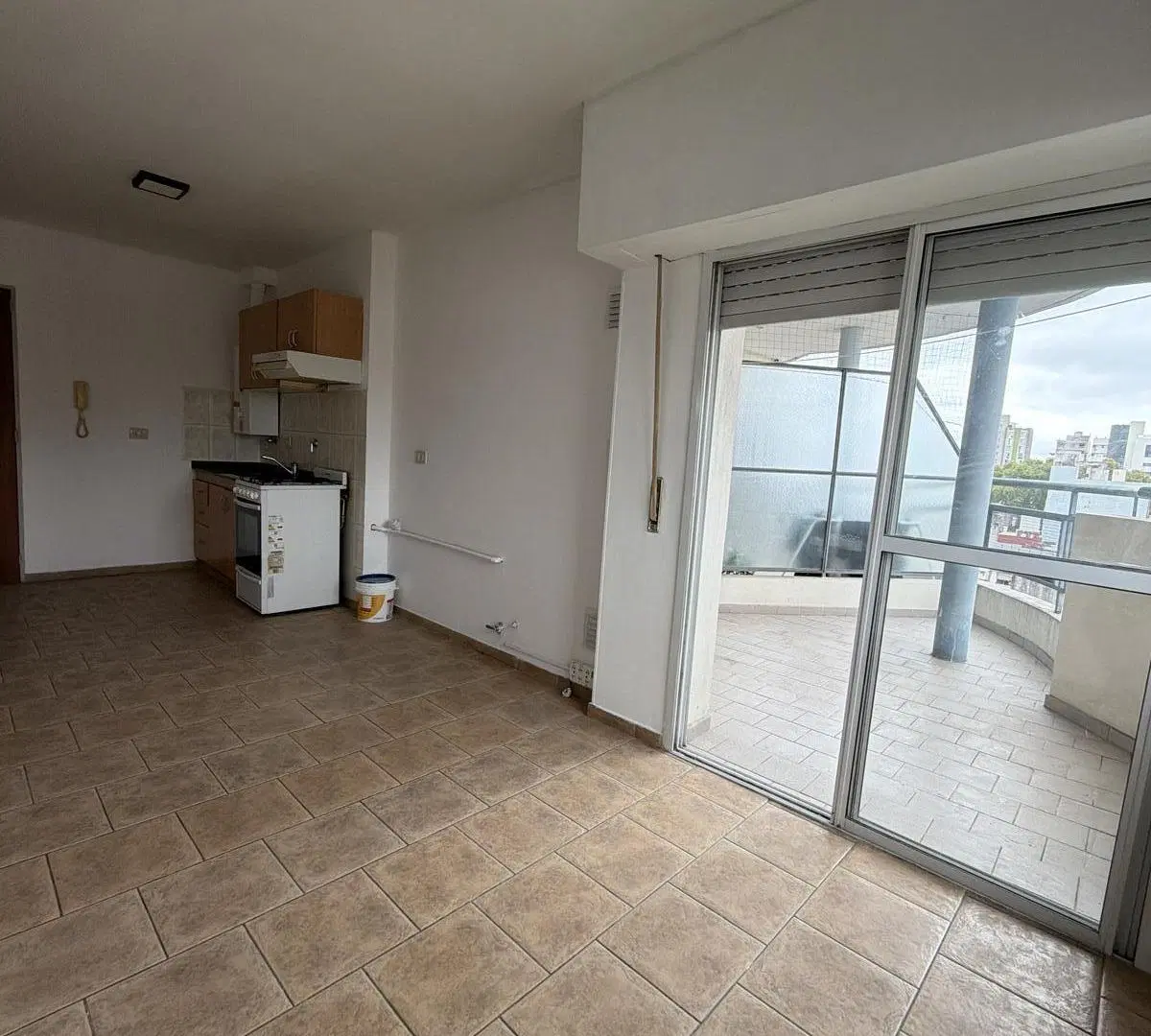 Departamento en Luis Agote 1