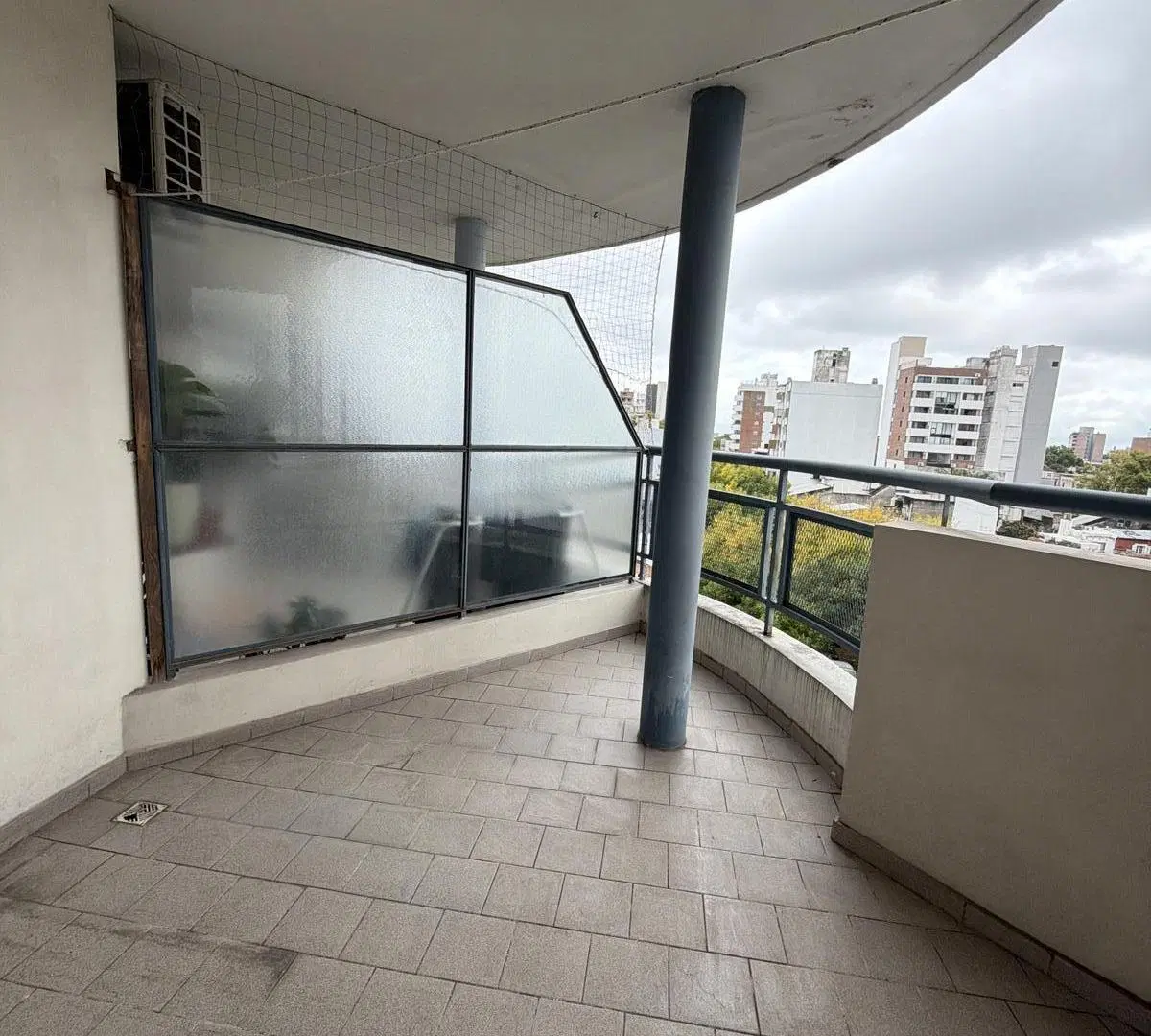Departamento en Luis Agote 4