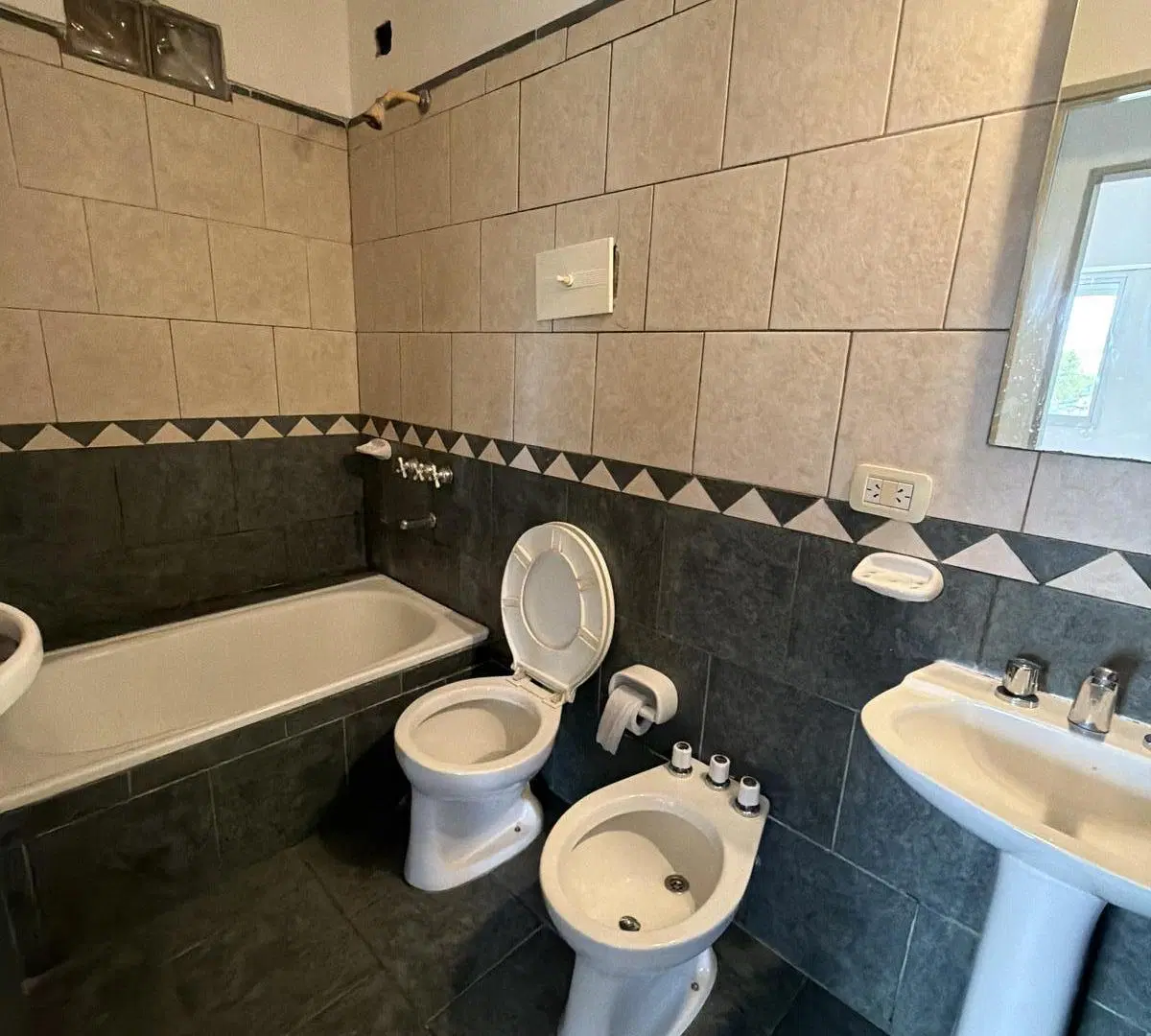 Departamento en Luis Agote 2