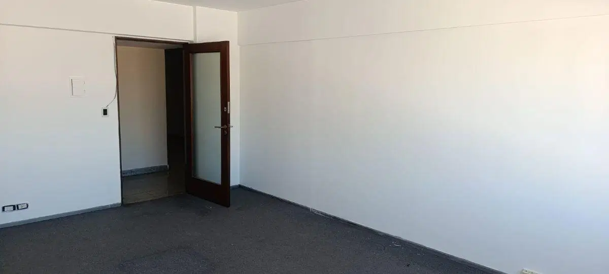 Oficina comercial de 22 m² en venta en Centro 5