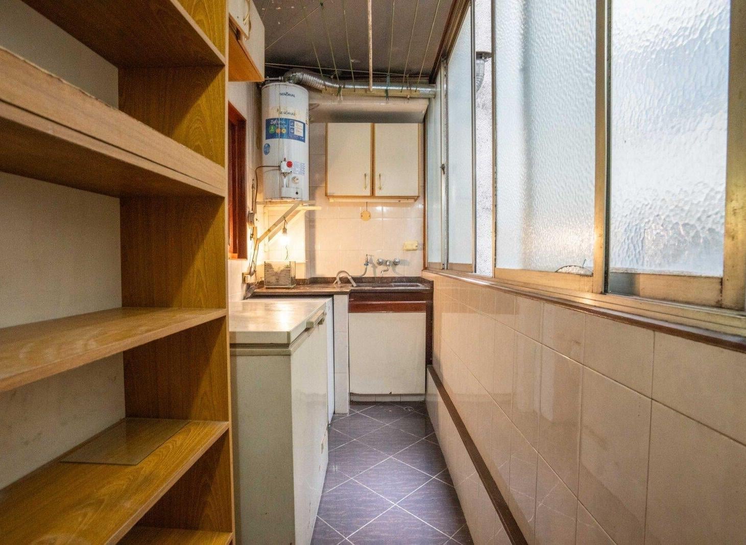 Amplio semipiso 3 Amb. c/ Dep. al Frente - Balcón Corrido - Palermo