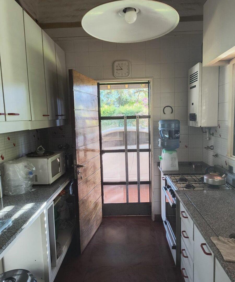 Foto de Venta. Casa de estilo tradicional sobre amplio lote. Golfers Country, imagen 2