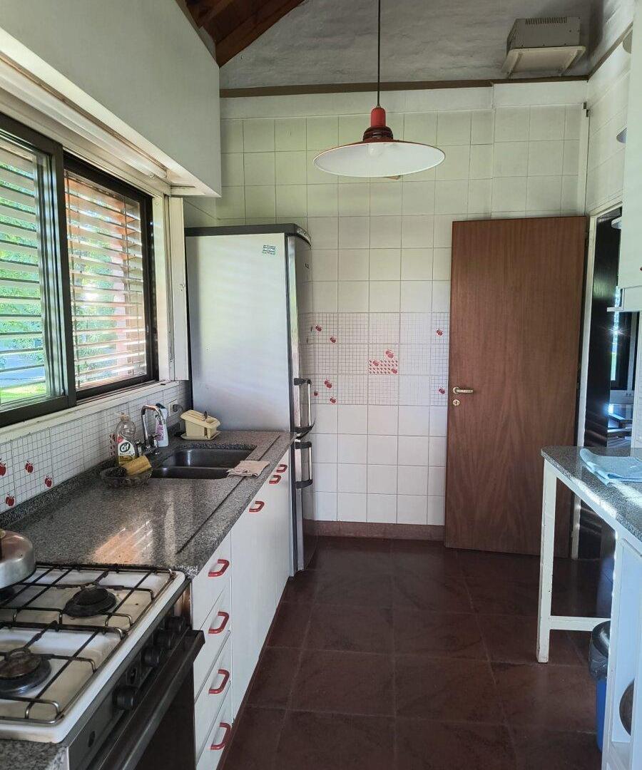 Foto de Venta. Casa de estilo tradicional sobre amplio lote. Golfers Country, imagen 5