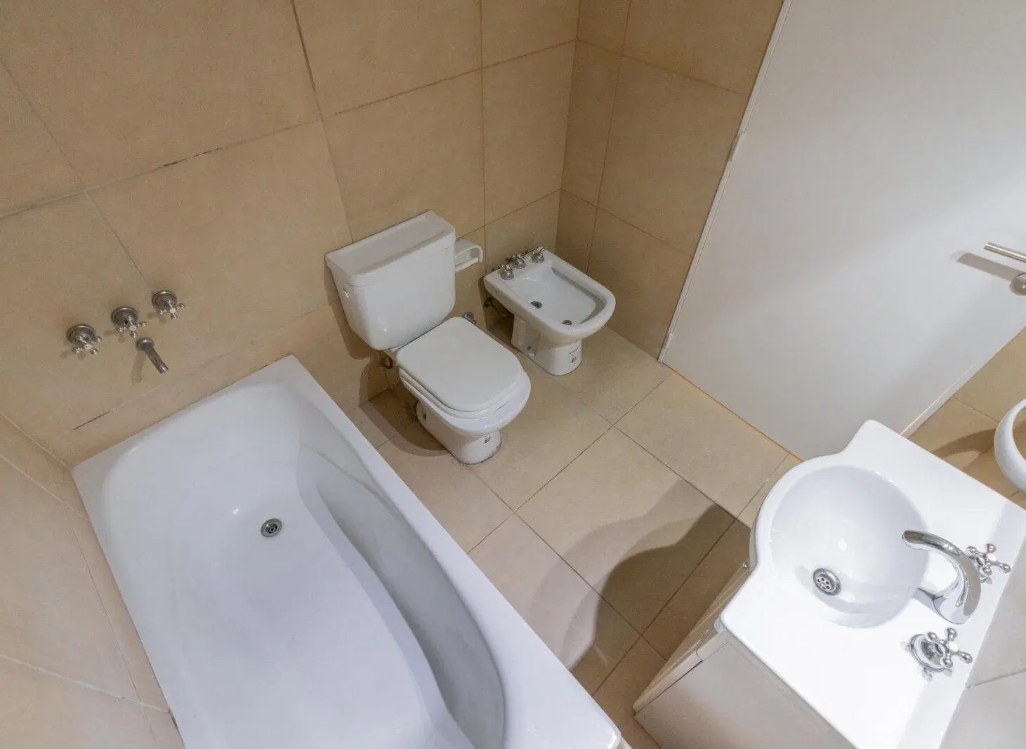 Venta de monoambiente luminoso con balcón en Saavedra 5
