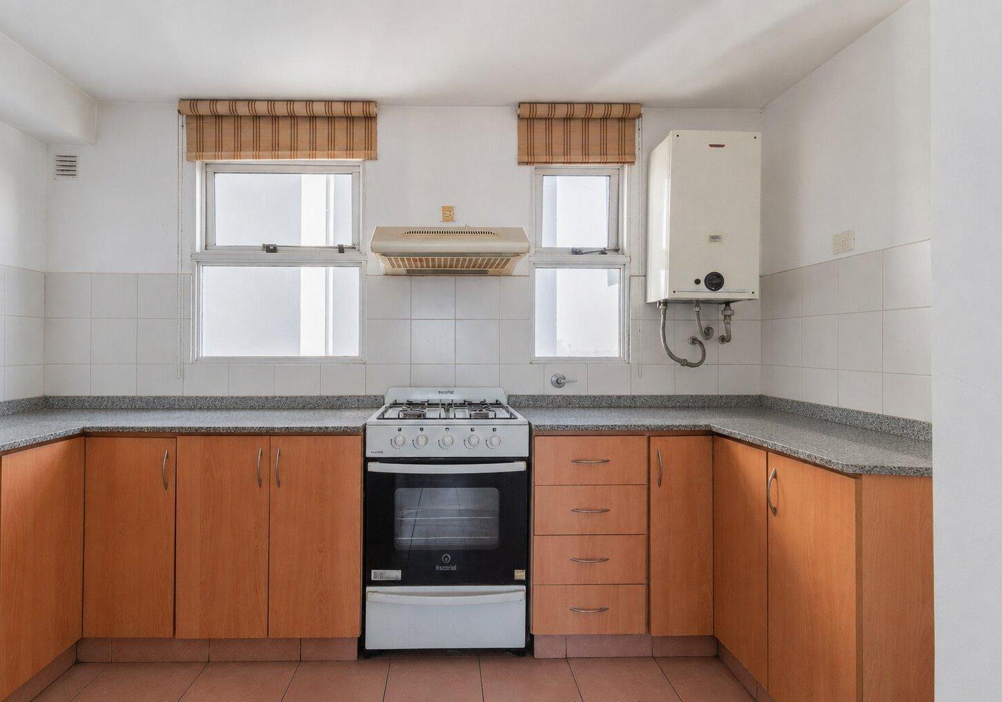 Foto de Departamento 3 ambientes en Duplex con 2 balcones, baño y toilete, imagen 2