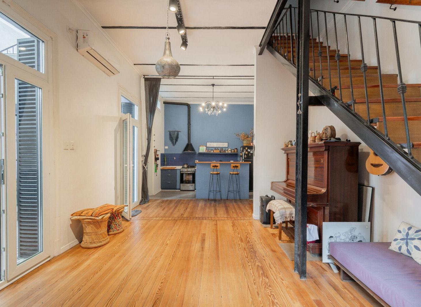 Foto de CASA EN LOTE PROPIO CON COCHERA, PATIO Y TERRAZA – VILLA GENERAL MITRE, imagen 3