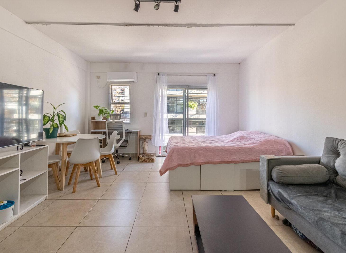 Foto de Monoambiente con balcón al frente. Villa Urquiza., imagen 1