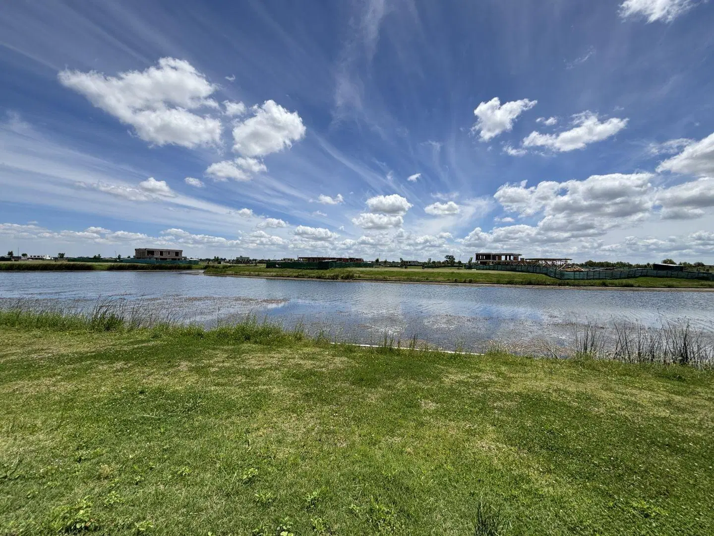 LOTE AL AGUA EN PUERTOS B AMARRAS - PERMUTO 2