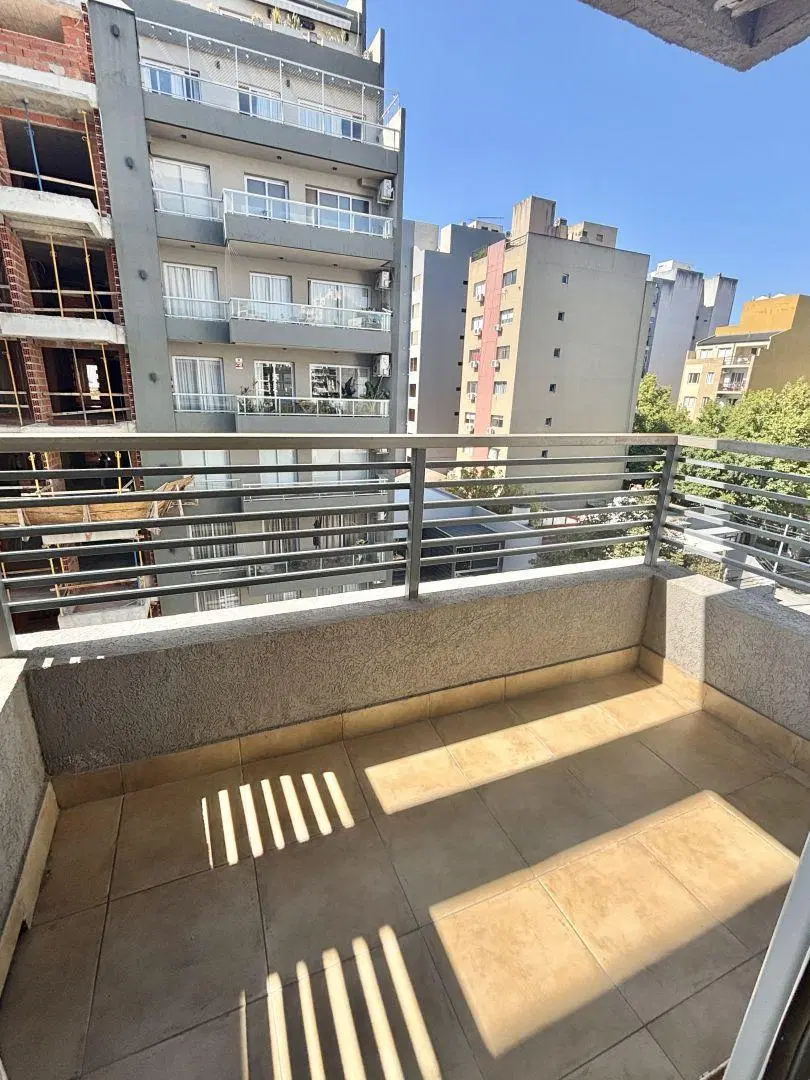 DEPARTAMENTO EN VENTA 2 AMBIENTES CON BALCON EN VILLA DEL PARQUE 3