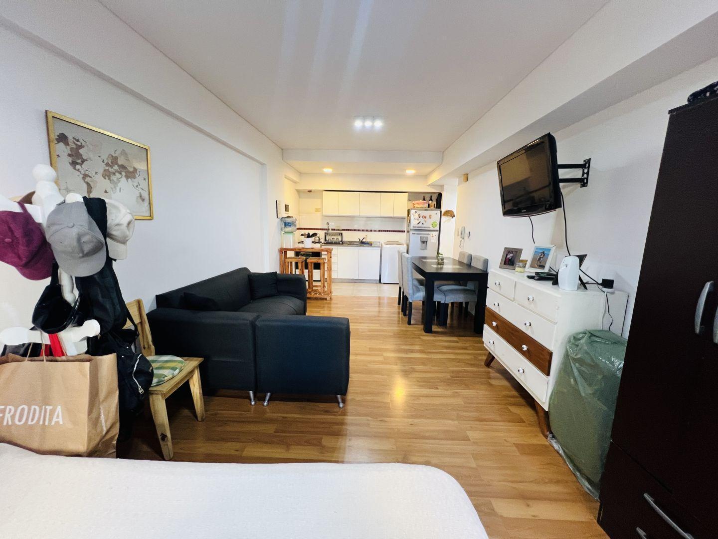 Foto de MONOAMBIENTE EN VENTA CON BALCÓN AL FRENTE EN CHACARITA, imagen 1
