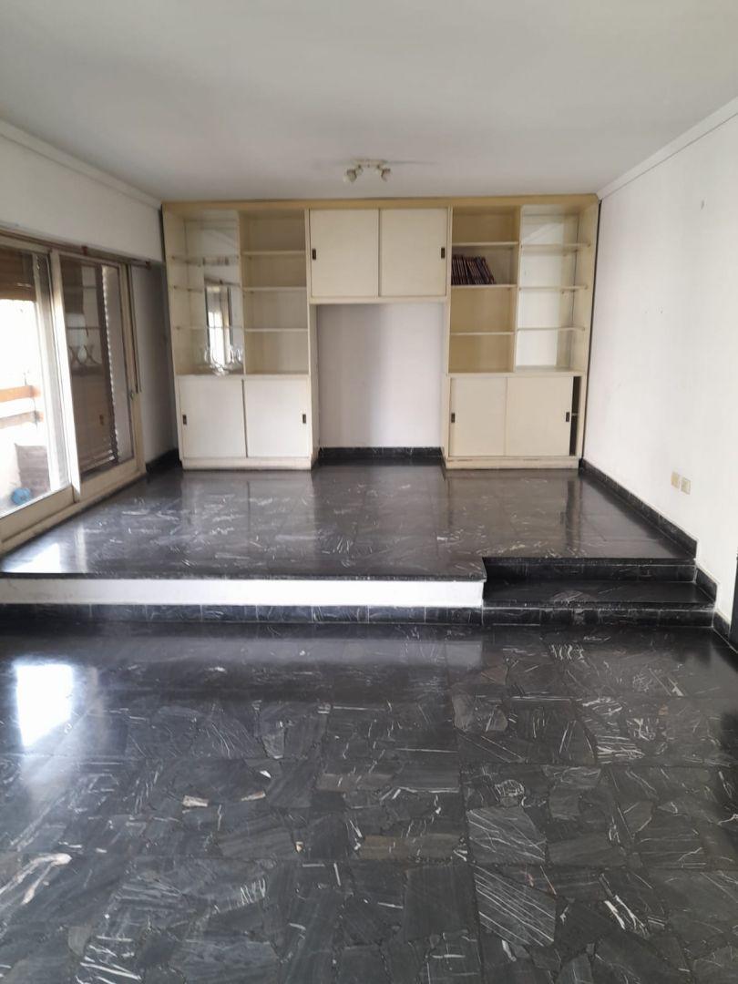 Foto de PISO 4A AMBIENTES CON DEPENDENCIAS, COCHERA, PALIER PRIVADO Y BALCON, imagen 4