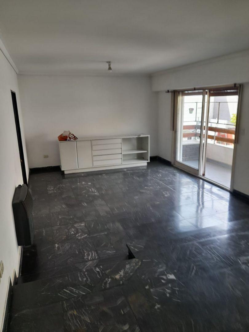 Foto de PISO 4A AMBIENTES CON DEPENDENCIAS, COCHERA, PALIER PRIVADO Y BALCON, imagen 5