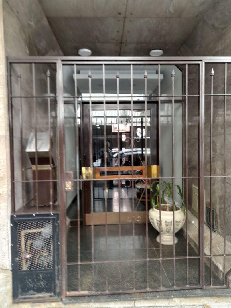 Foto de PISO 4A AMBIENTES CON DEPENDENCIAS, COCHERA, PALIER PRIVADO Y BALCON, imagen 1