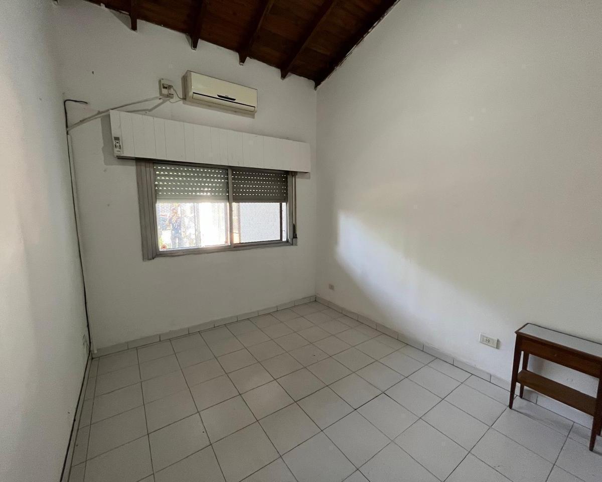 Casa en venta con 3 dormitorios. Apta crédito !!!