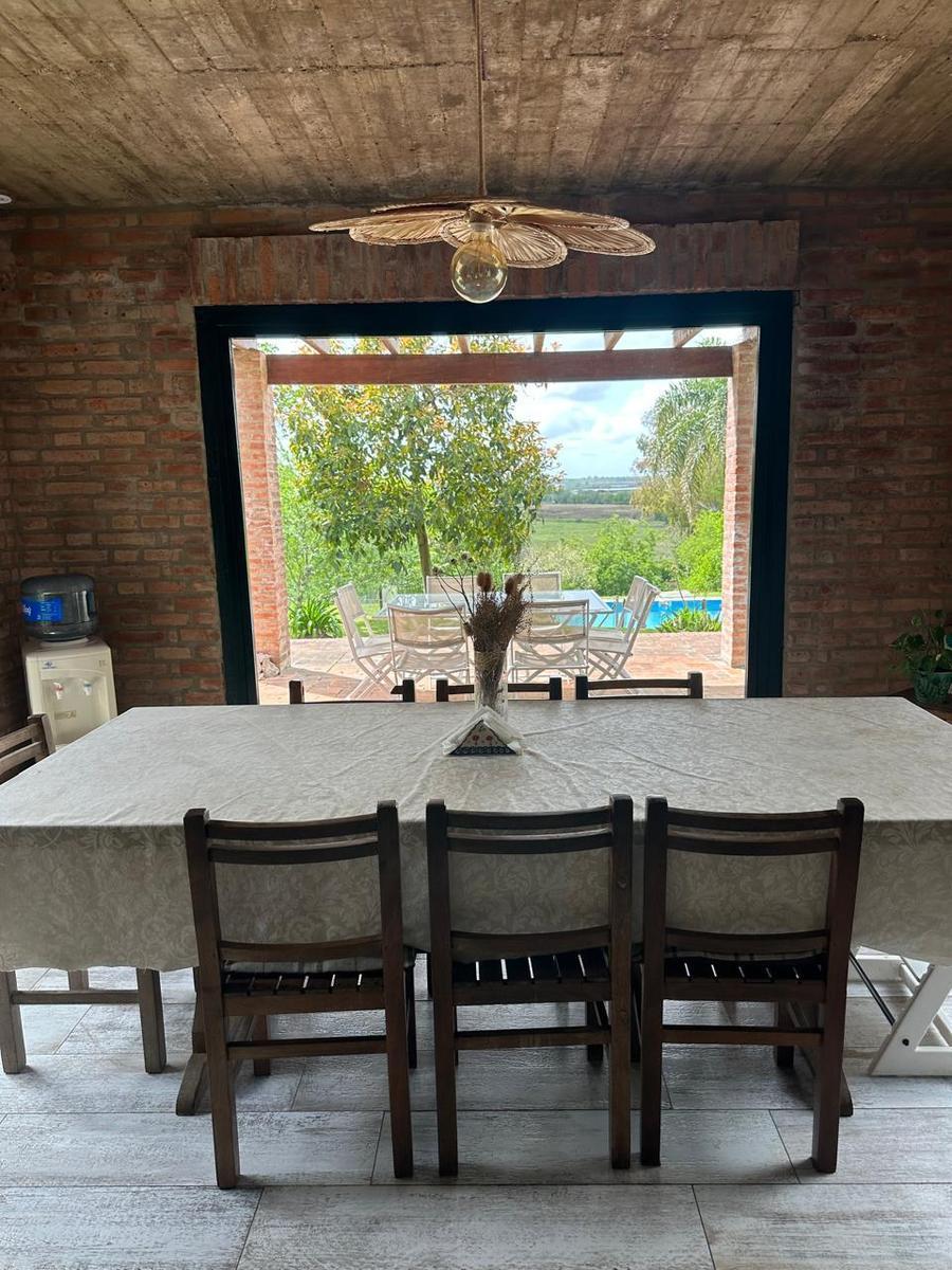 IMPECABLE QUINTA EN VENTA SOBRE LA BARRANCA, EN EL CAZADOR.