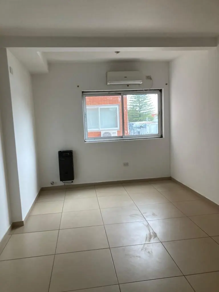 Departamento en Edificio "Katina". Esc.-Centro 2