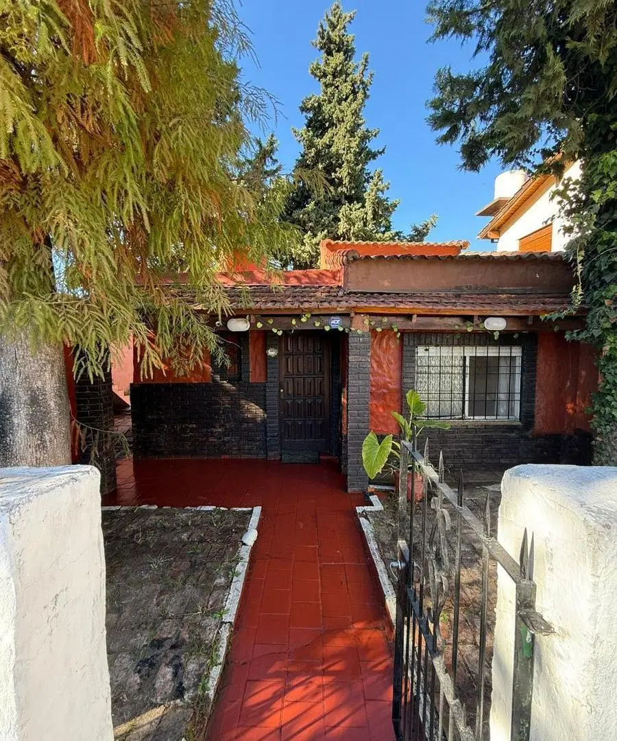 Linda casa en Garin 1