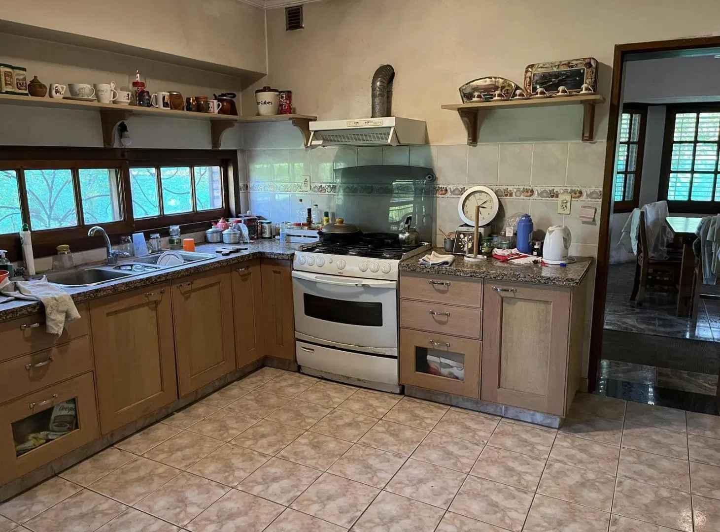 Casa con destino comercial sobre Panamericana casi Ruta 26. 4