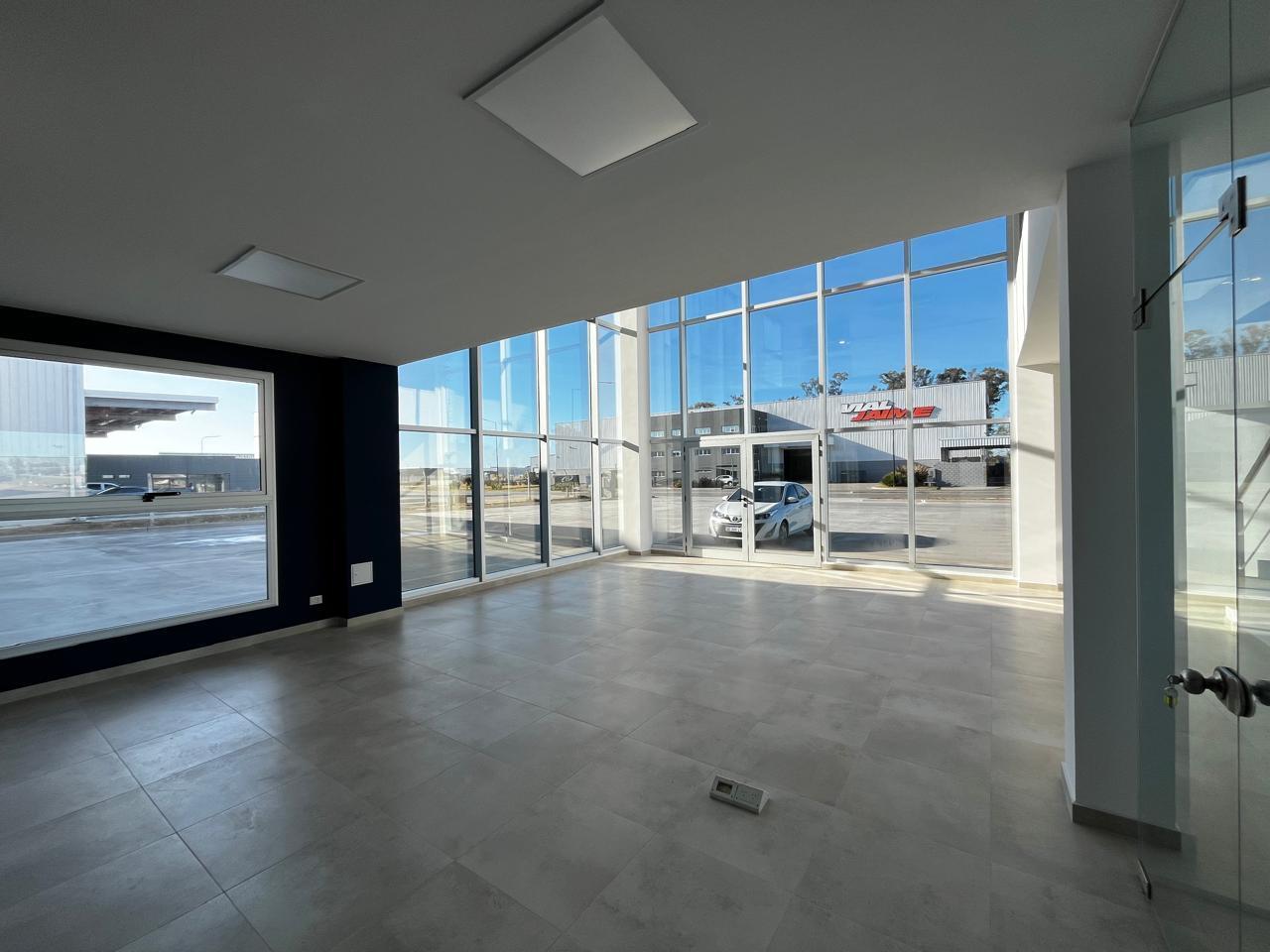 Foto de Excelente Nave en Parque Plaza Industrial Escobar, imagen 2