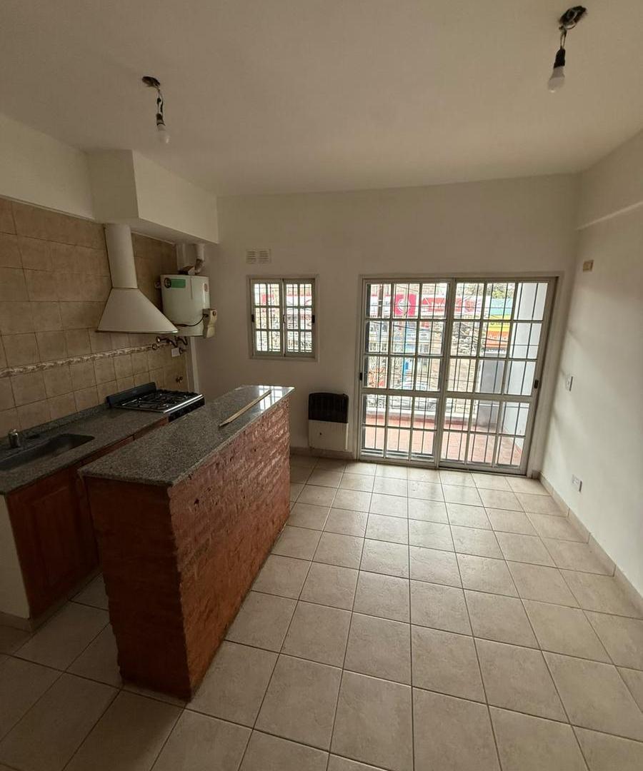 Foto de Departamento en Esc.-Centro con Cochera, imagen 1