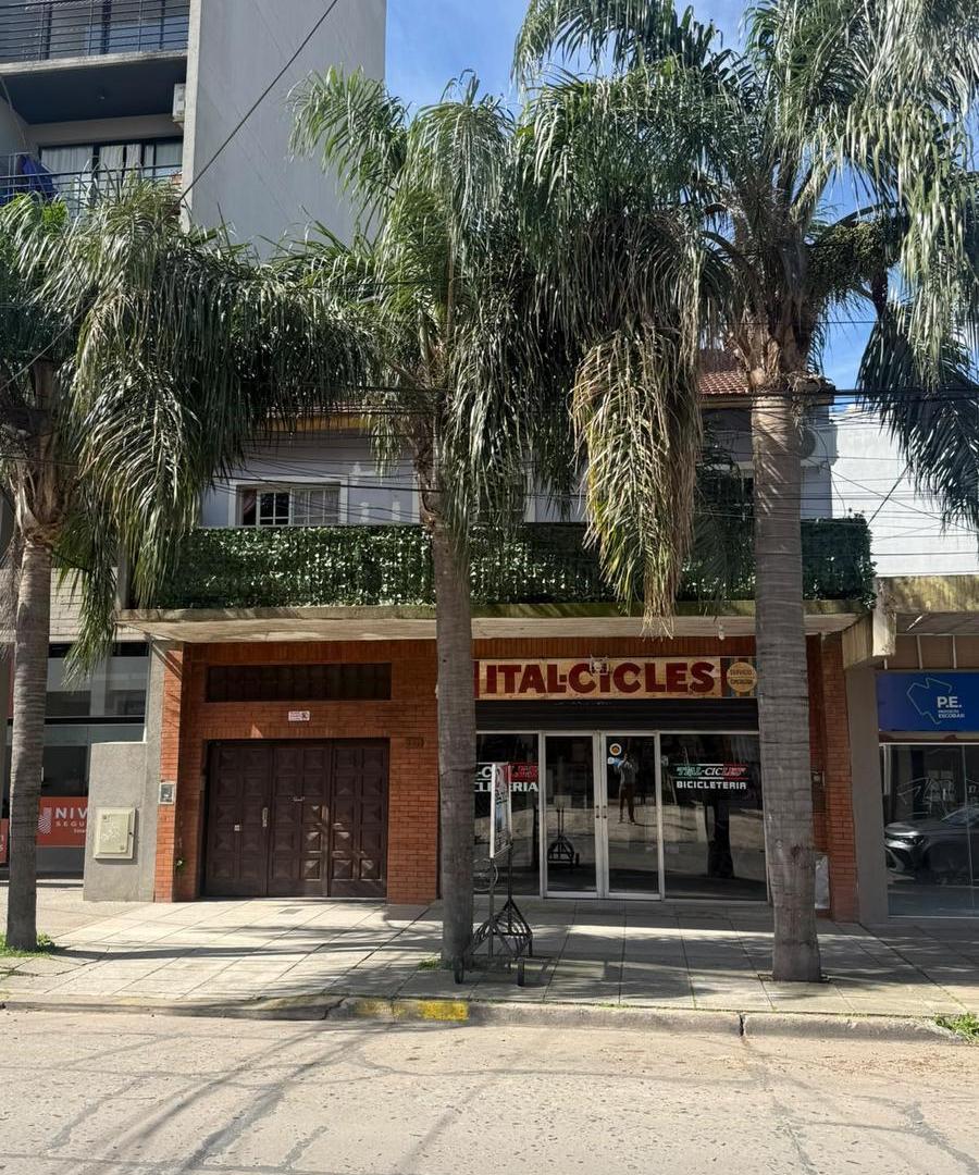 Foto de Inmueble con 3 casas y un local, imagen 1