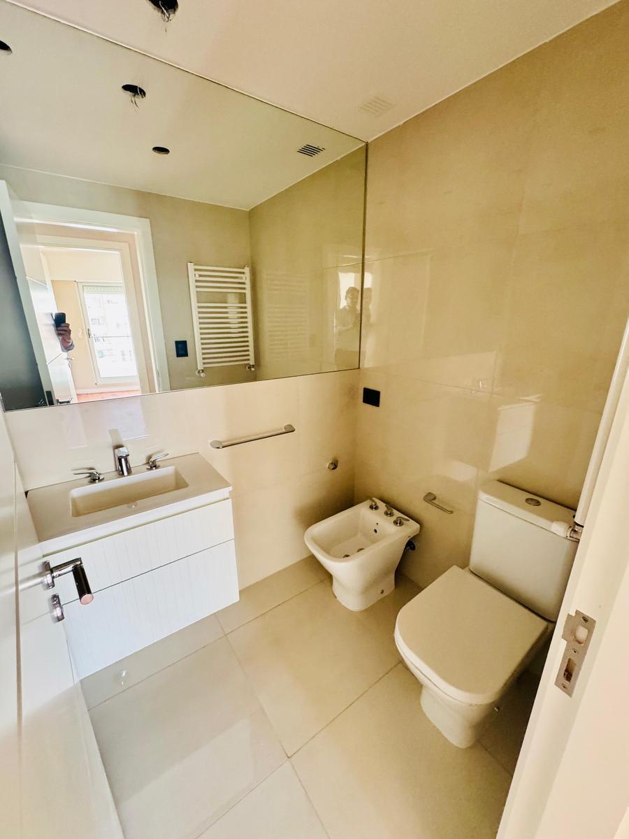 Foto de PISO EXCLUSIVO VISTA RIO, TRES DORMITORIOS Y DOS COCHERAS, imagen 4