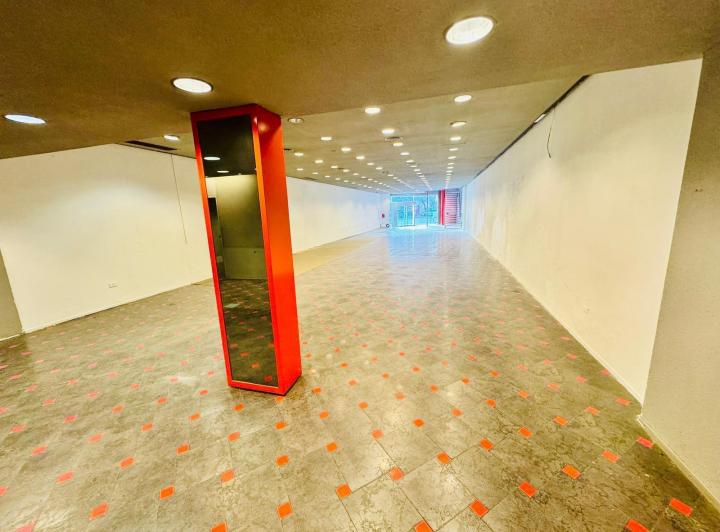 IMPORTANTE LOCAL EN ALQUILER SOBRE AV. ALBERDI 3