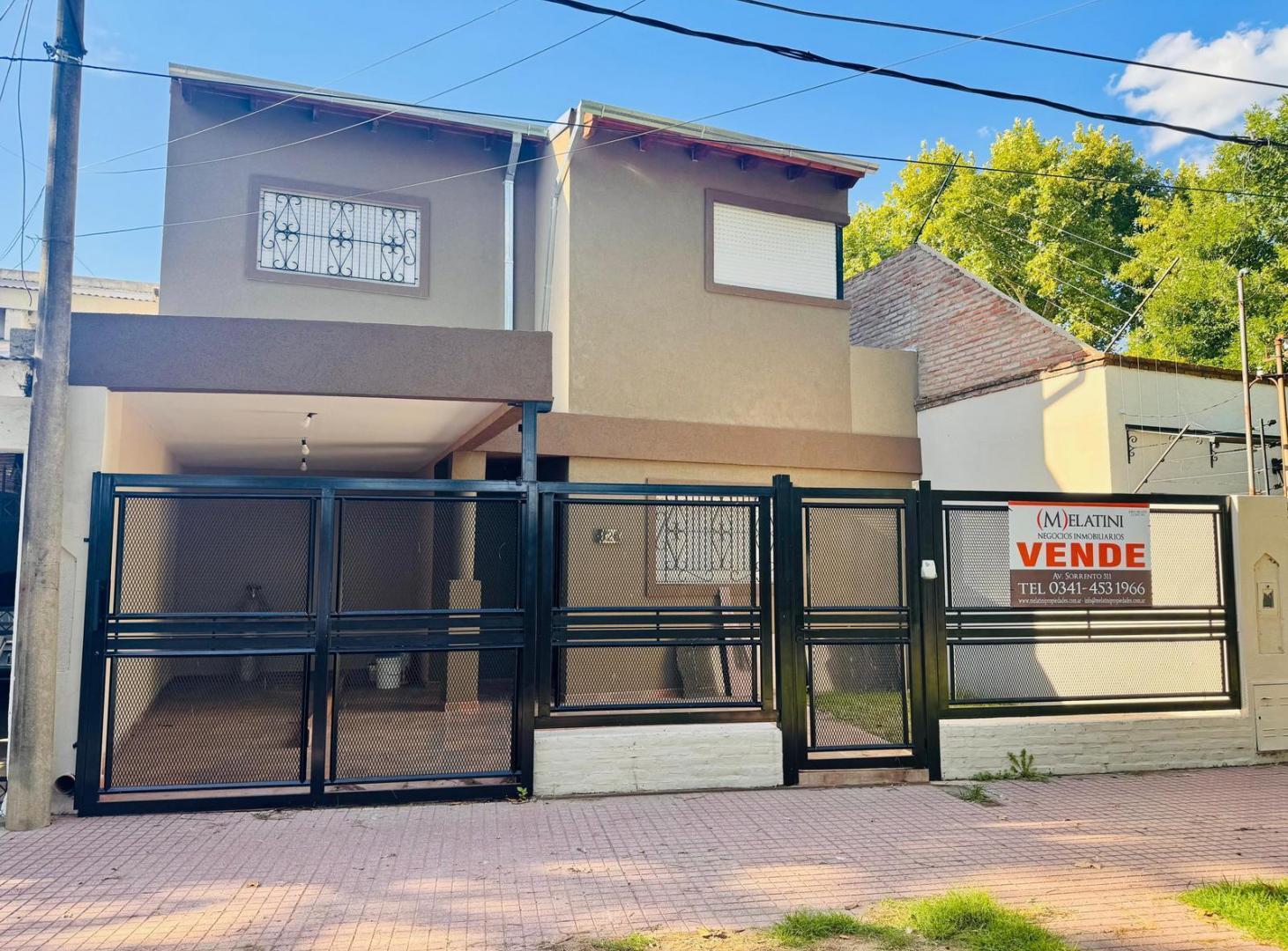 ALBERDI RECIDENCIAL - CASA DE TRES DORMITORIOS - JARDIN - COCHERA