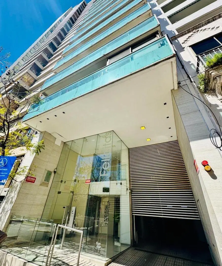 Cochera doble Edificio Fundan San Luis y Alem 4