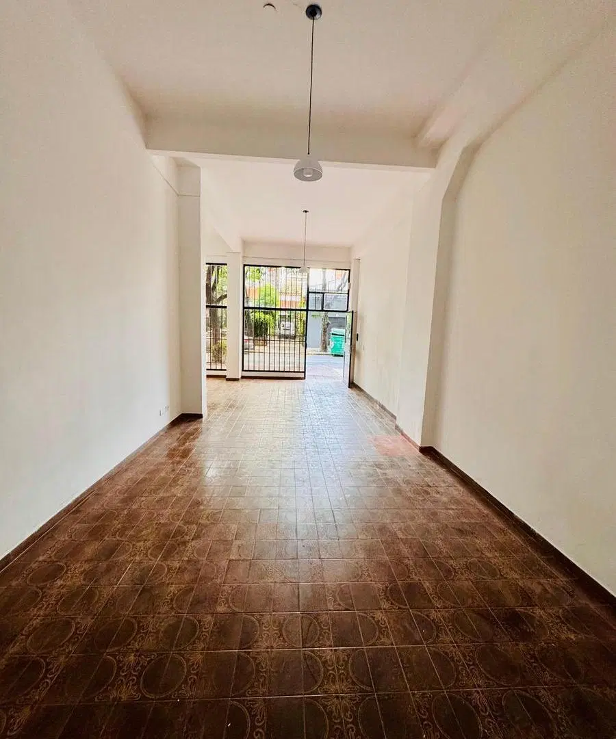 Local en venta a mtros de Av. Pellegrini 3