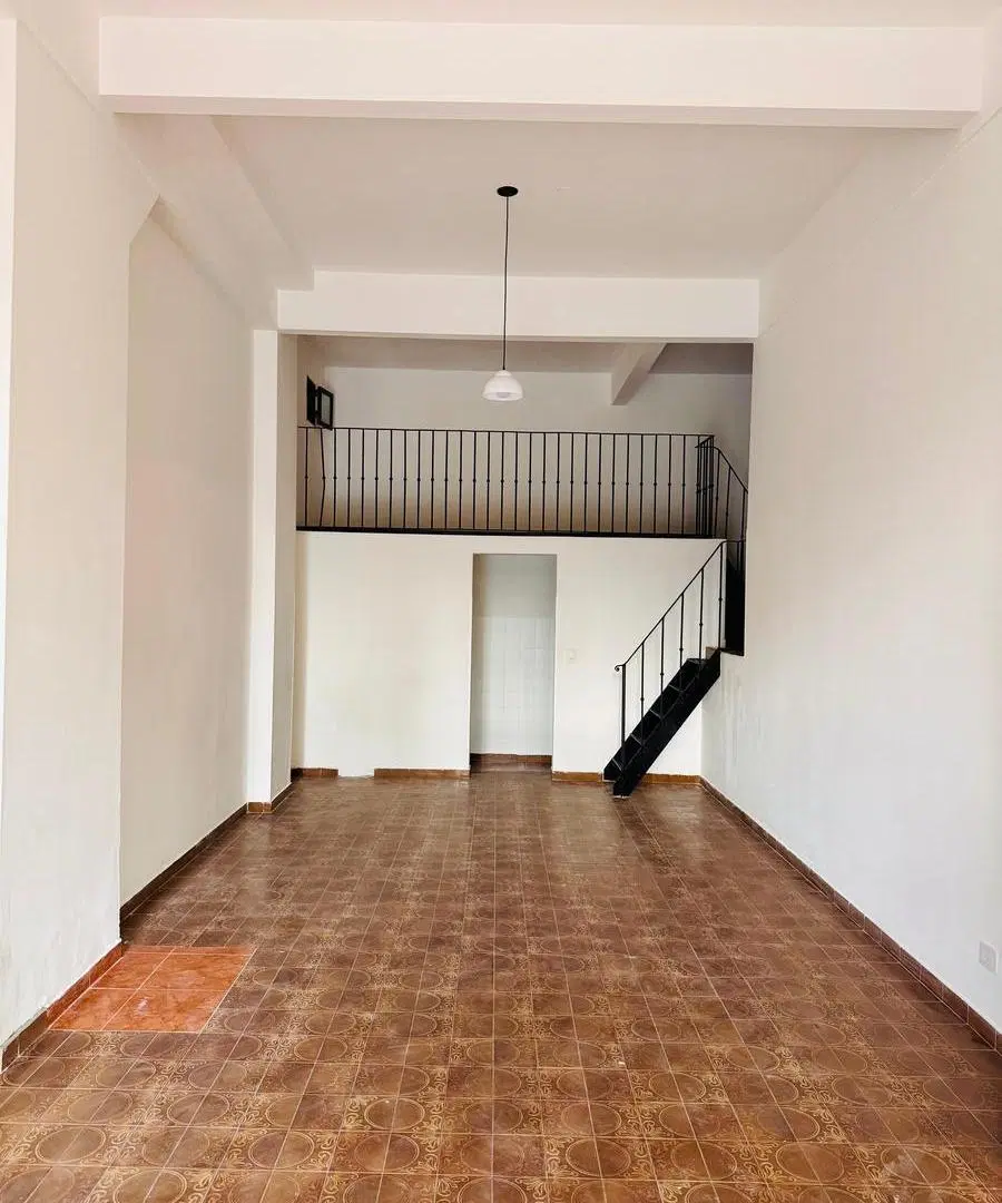 Local en venta a mtros de Av. Pellegrini 3