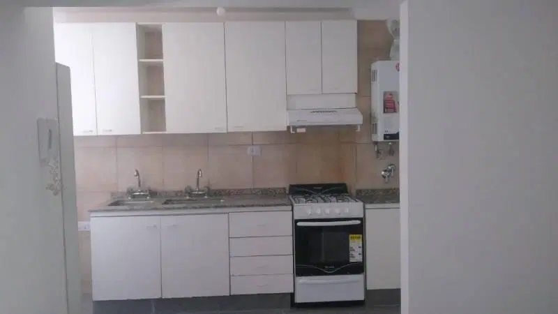 ALQUILER DEPARTAMENTO 1 DORMITORIO CENTRO A MTRS DE AV PELLEGRINI. 8