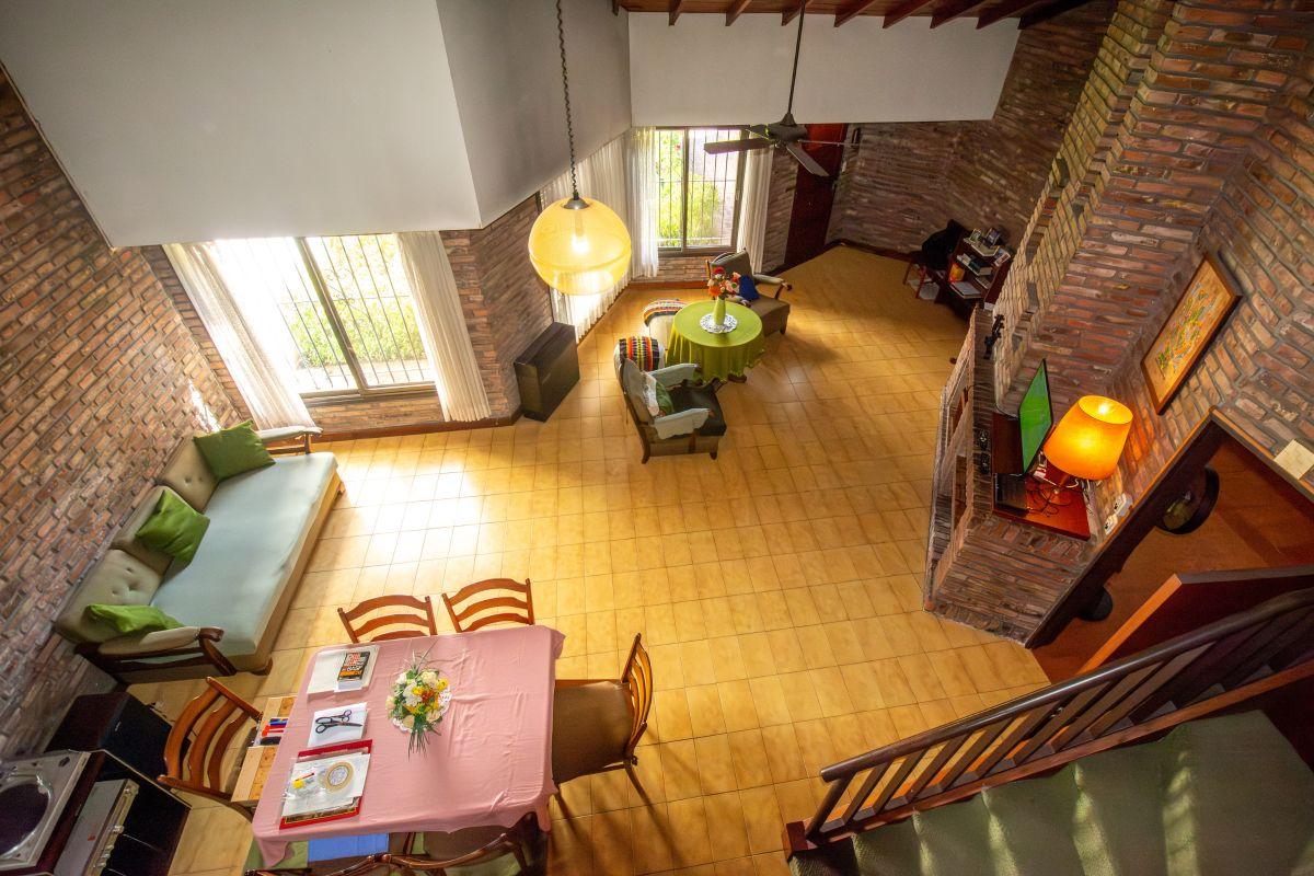Foto de Chalet sobre lote de 312 m² con 2 dormitorios , jardín y fondo libre en, imagen 3