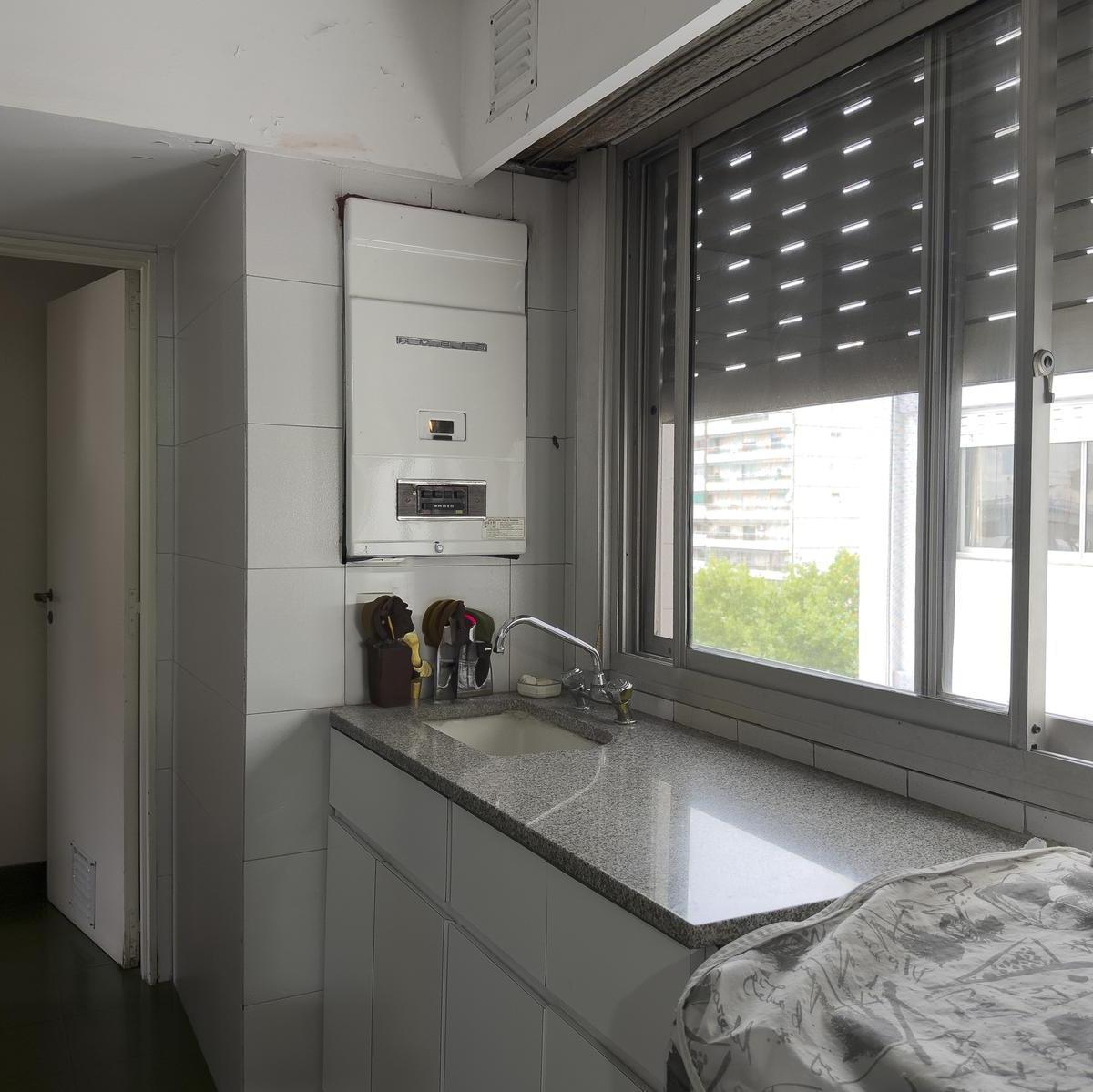 Bvrd. Oroño 884 - Increíble Departamento de 4 Dorm. con Cochera y Baulera 4