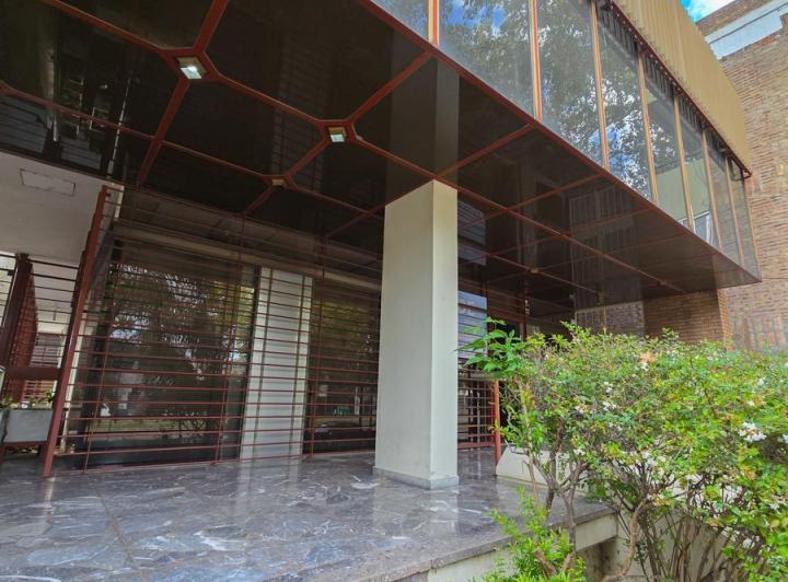 Amplísimas Oficinas con Estacionamiento Privado y Depósito en Venta 5