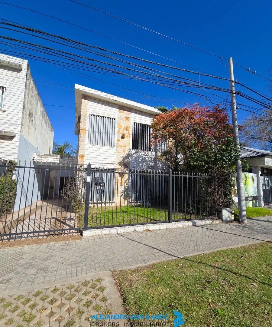 Eva Perón 7785 - Casa de Tres Dormitorios con Cochera en Venta 4