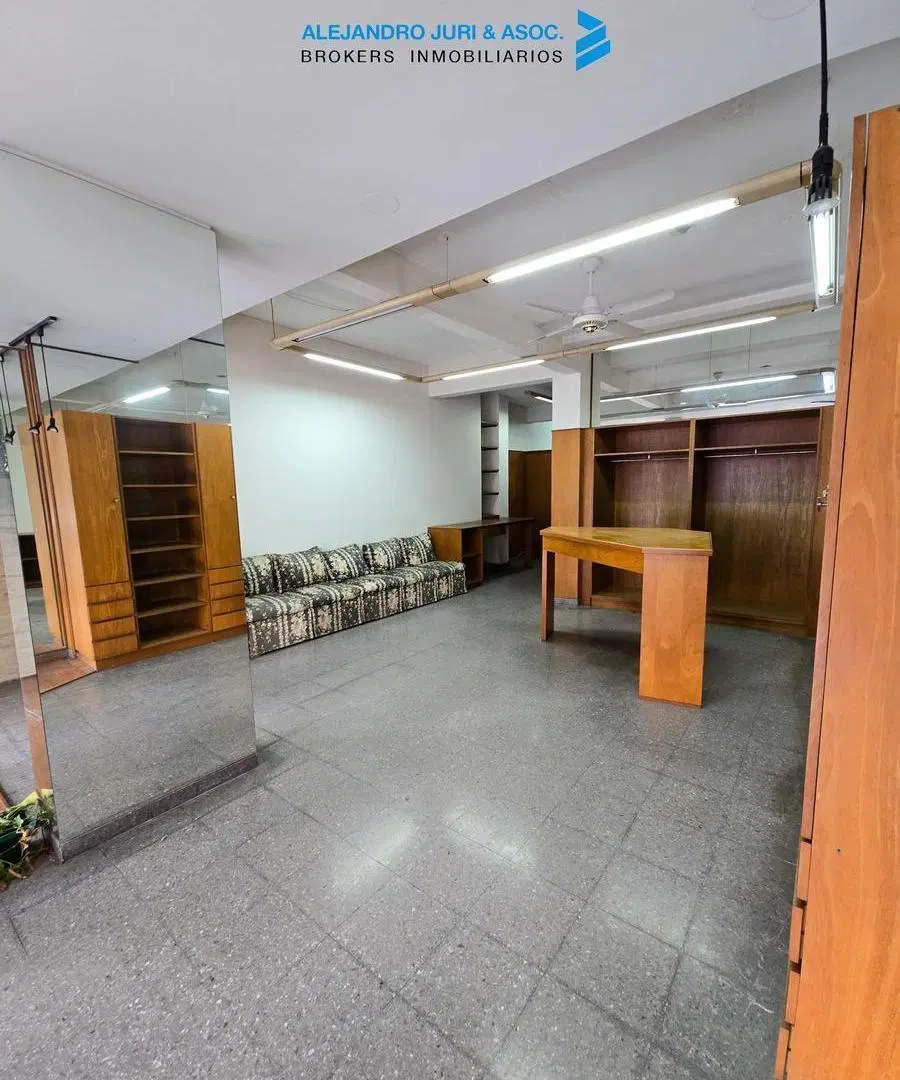 Local Comercial con Máxima Visibilidad en Pte. Roca 764 3