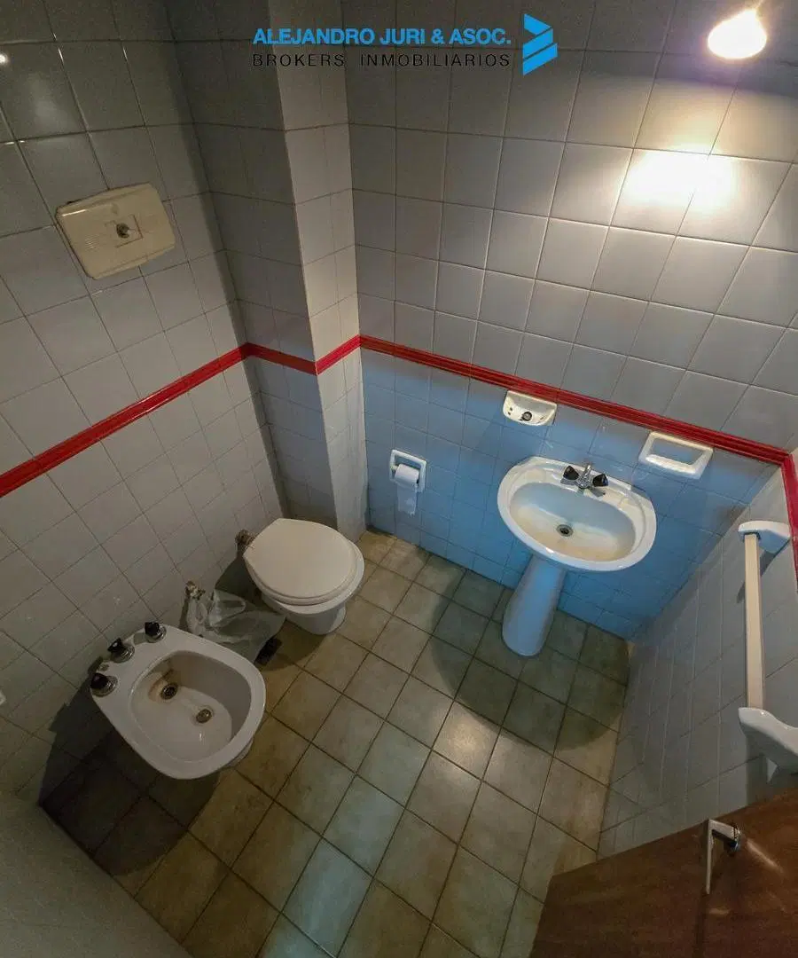 Local Comercial con Máxima Visibilidad en Pte. Roca 764 2