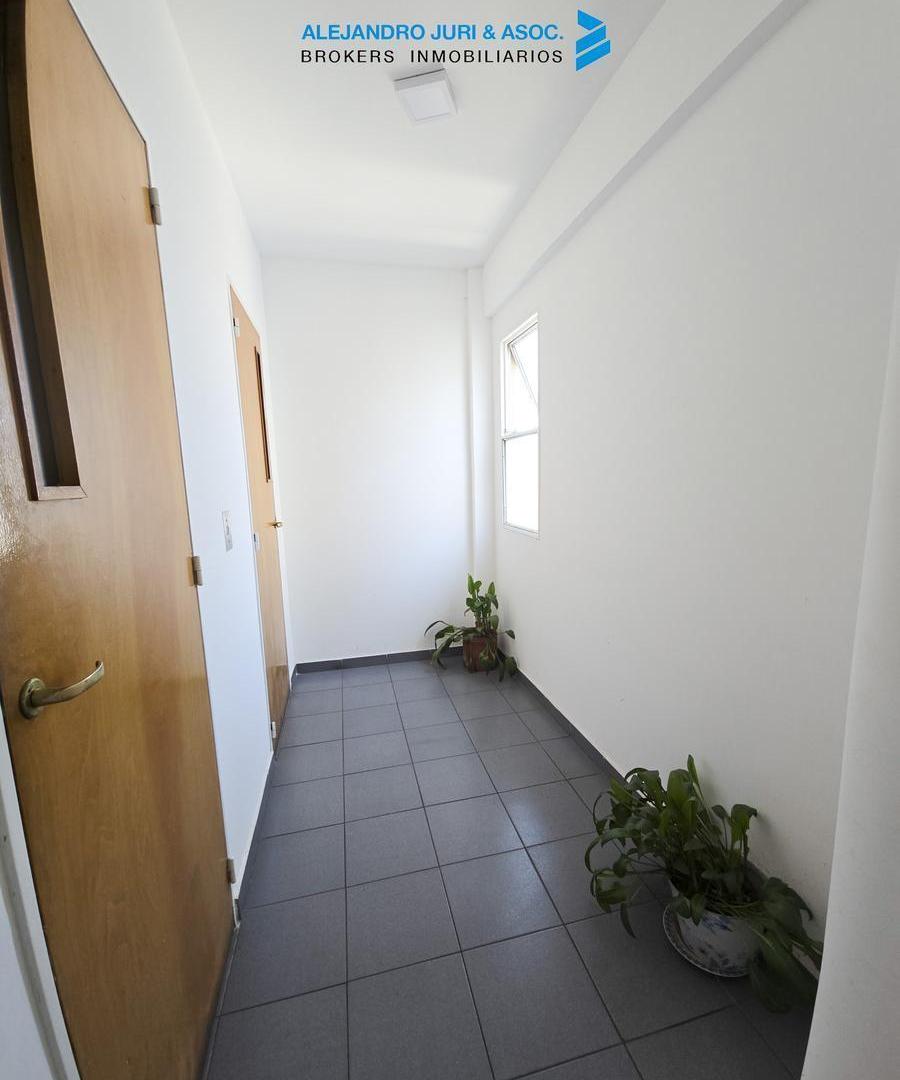Foto de Piso 13 al Norte con Terraza Exclusiva y Cocina Separada: Monoambiente, imagen 3