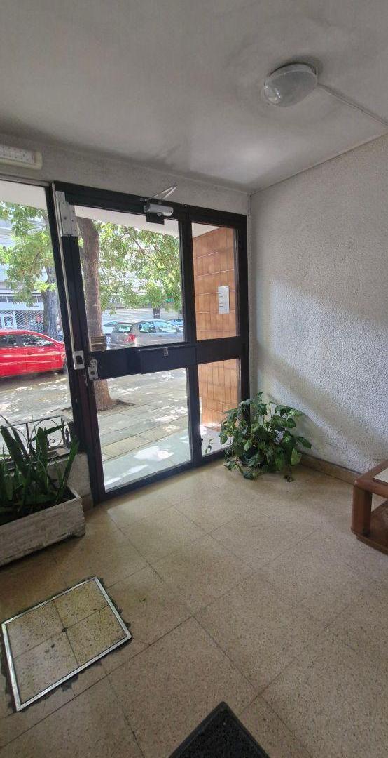 PB con patio en Chacarita, apto crédito para refaccionar a gusto !