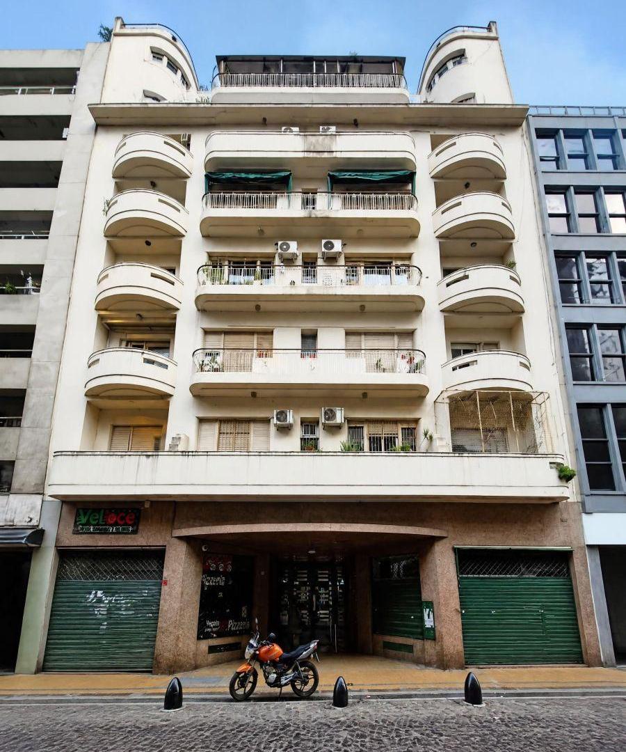 Foto de Departamento en edificio racionalista, excelente construcción, imagen 1