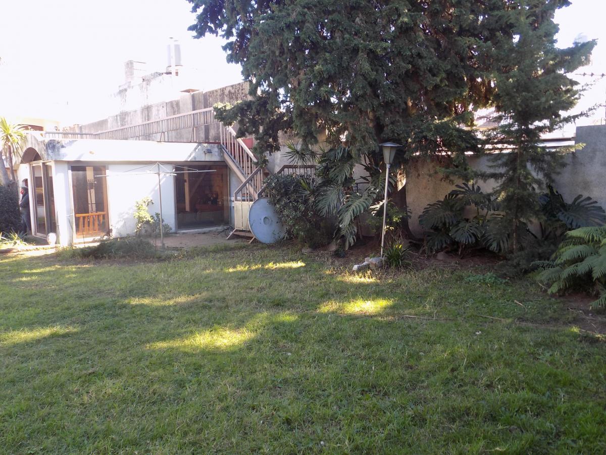 Excelente Casa Sobre 17. 32 m X 50 m 4