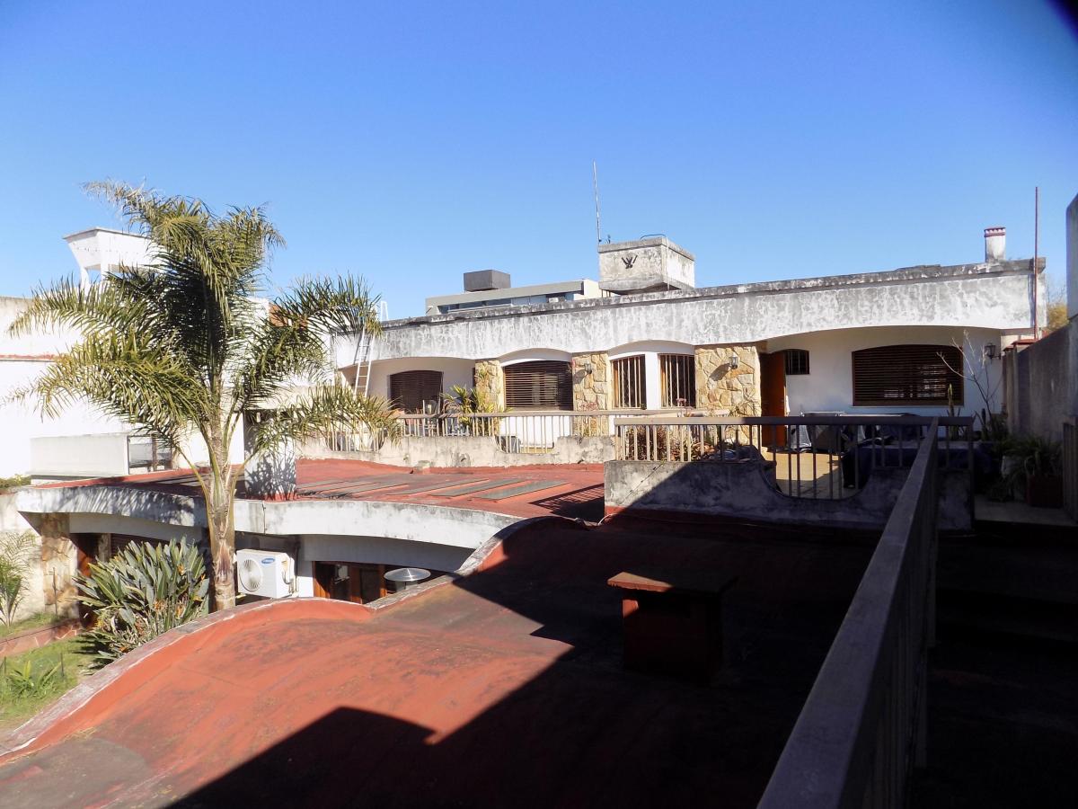 Espectacular Casa con Gran Parque 4