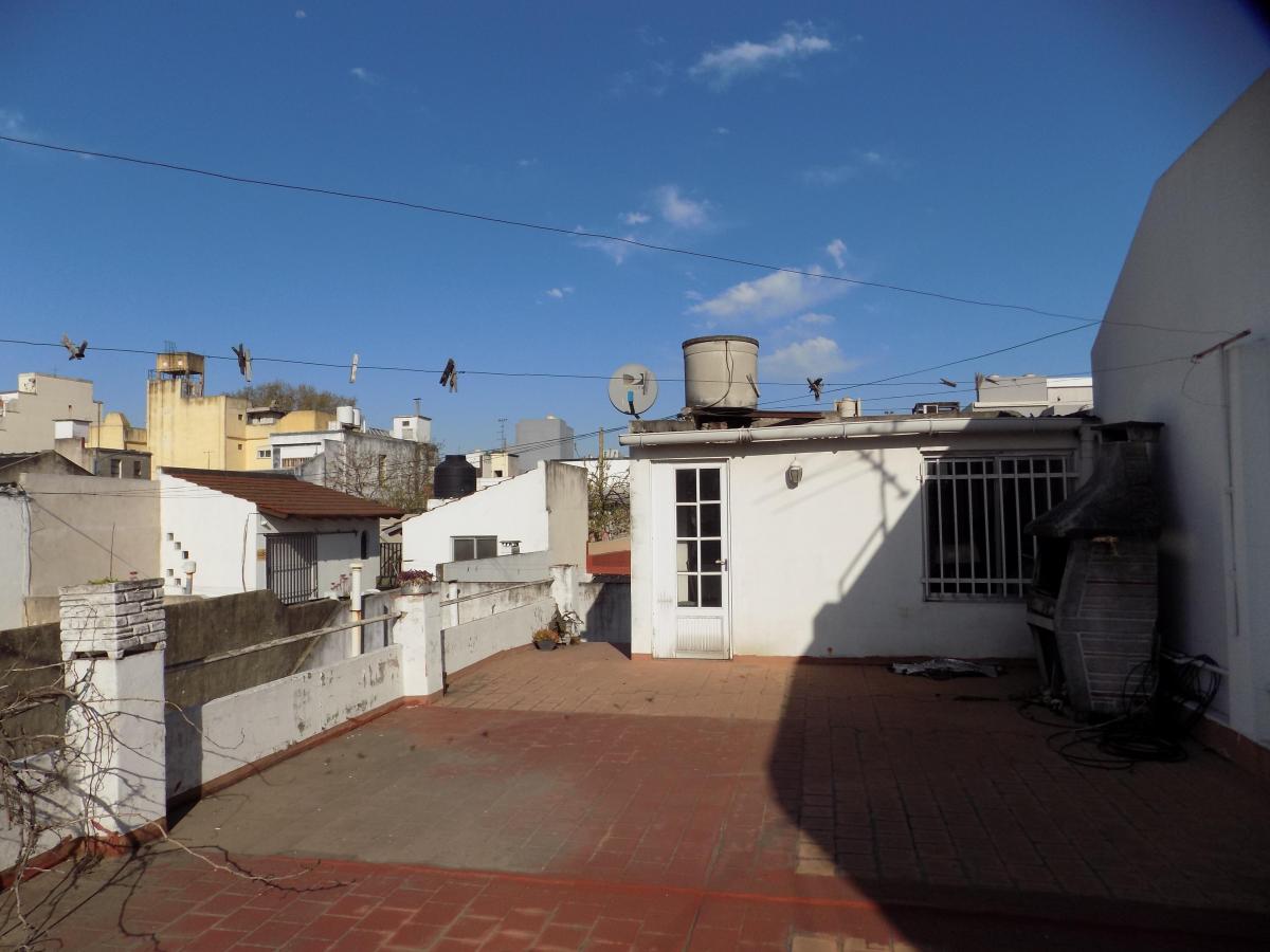 Oportunidad Casa a Refaccionar en Lote Propio 3