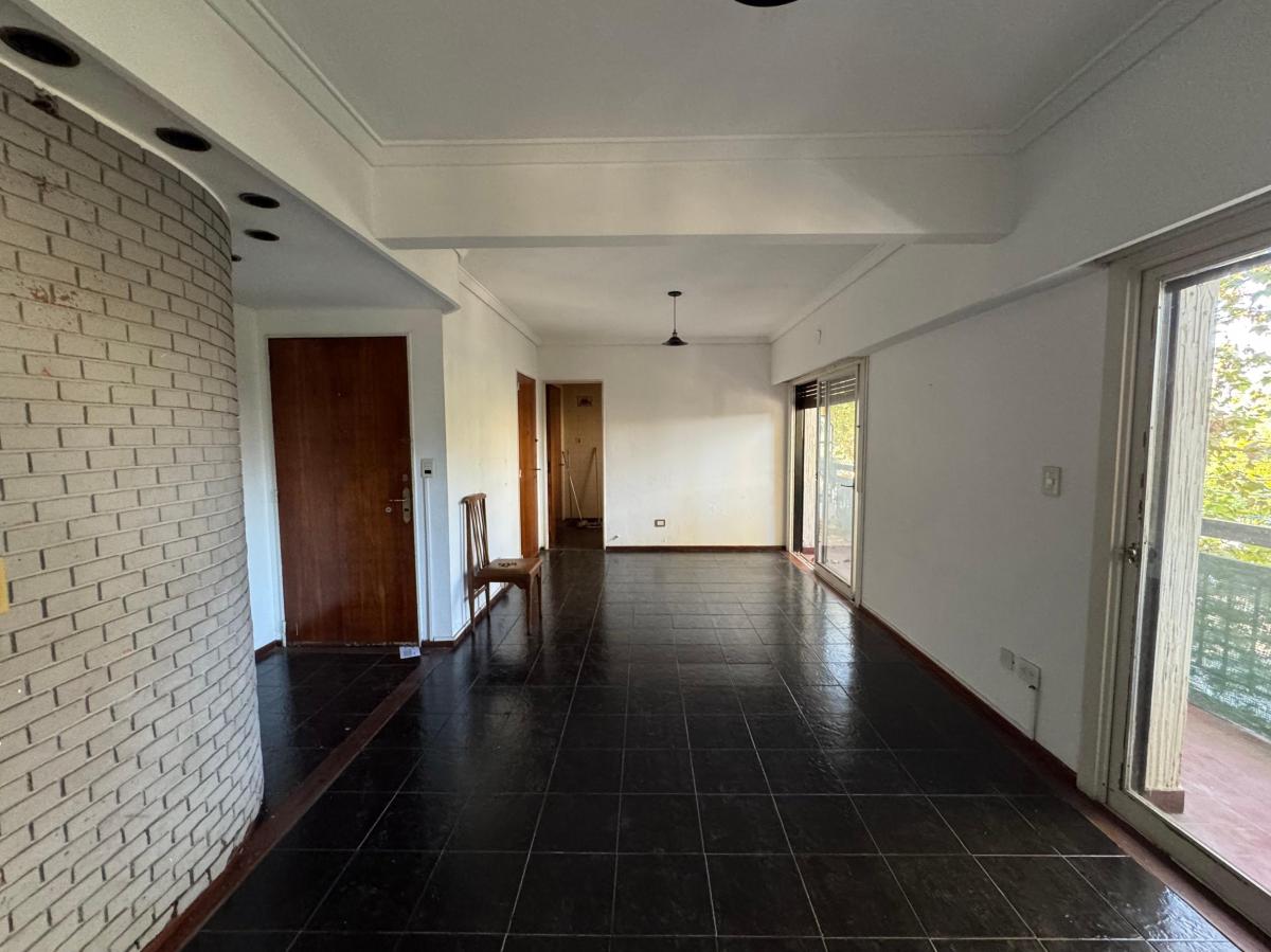 Amplio Departamento 3 Ambientes con Baño y Toilette Balcón en Parque Chas Venta 5