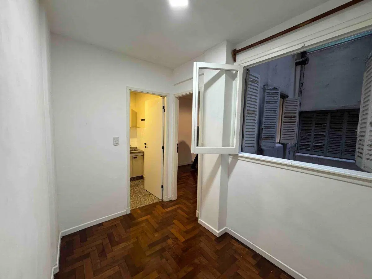 Dos ambientes y escritorio departamento en alquiler en Villa Urquiza 4