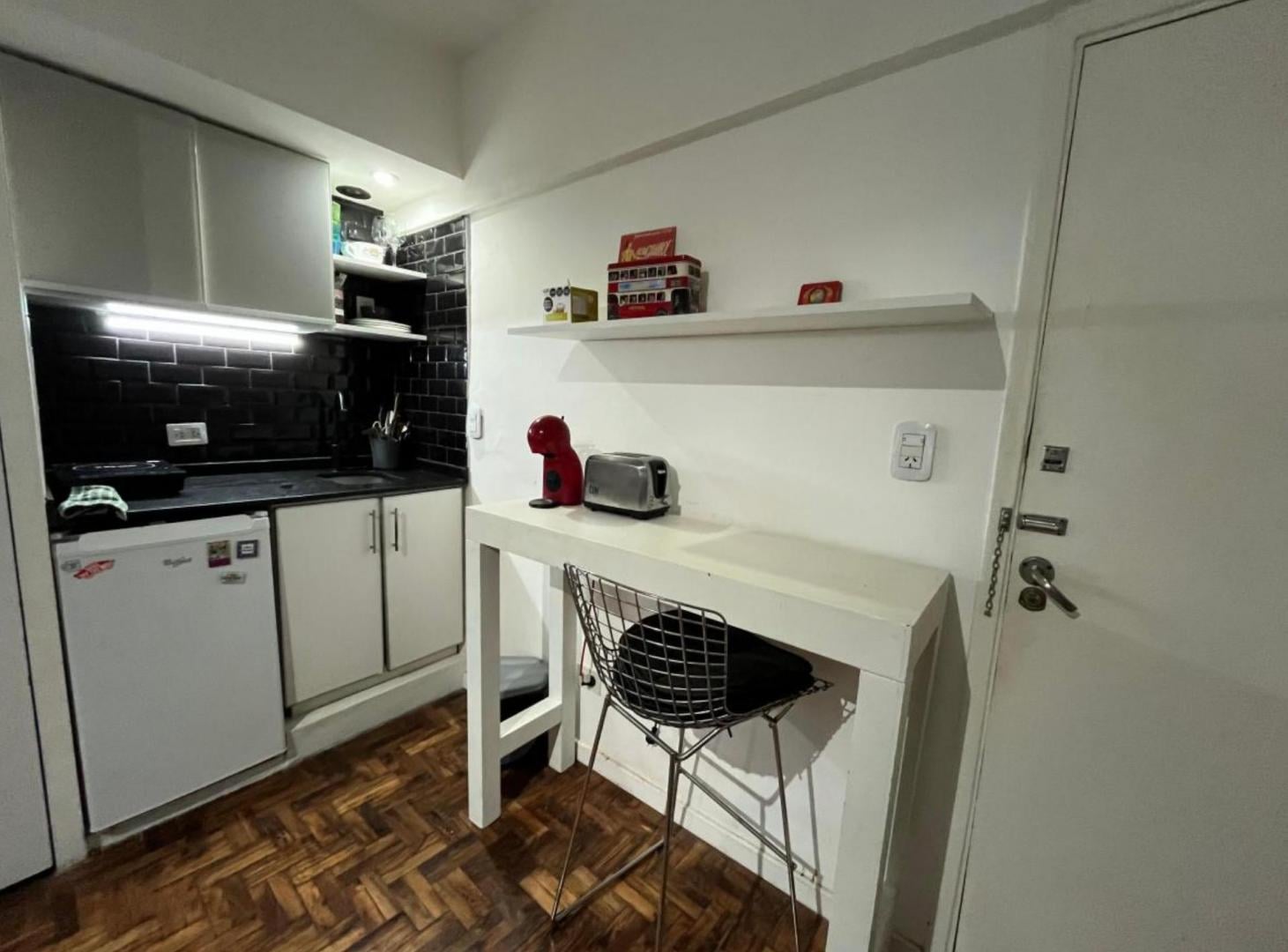 Foto de Monoambiente Renovado Amoblado en Almagro alquiler, imagen 3
