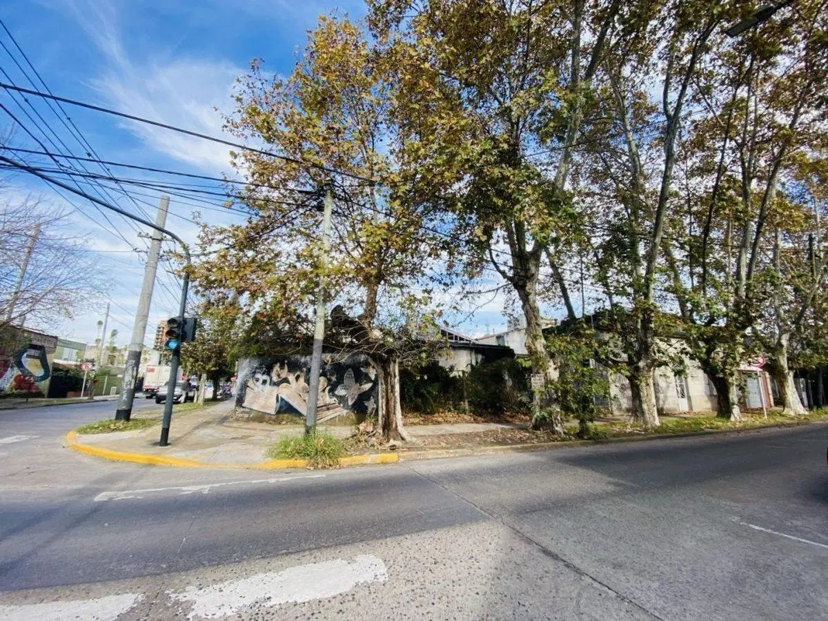 Venta lote en Esquina Caseros 5